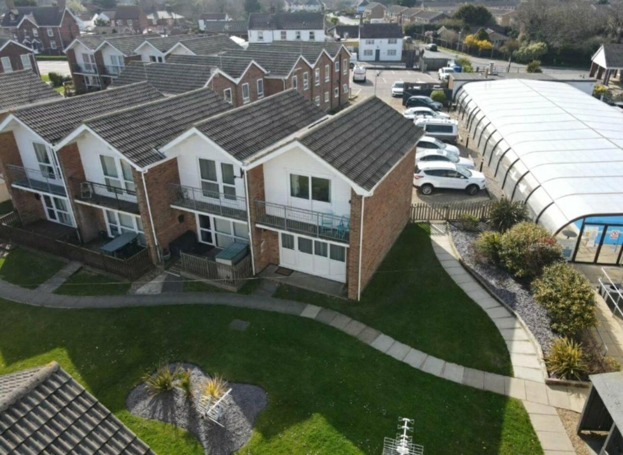 Villa Sea View 3-Bed Heated Pool Eat Bar Kids Park Lowestoft Eksteriør billede