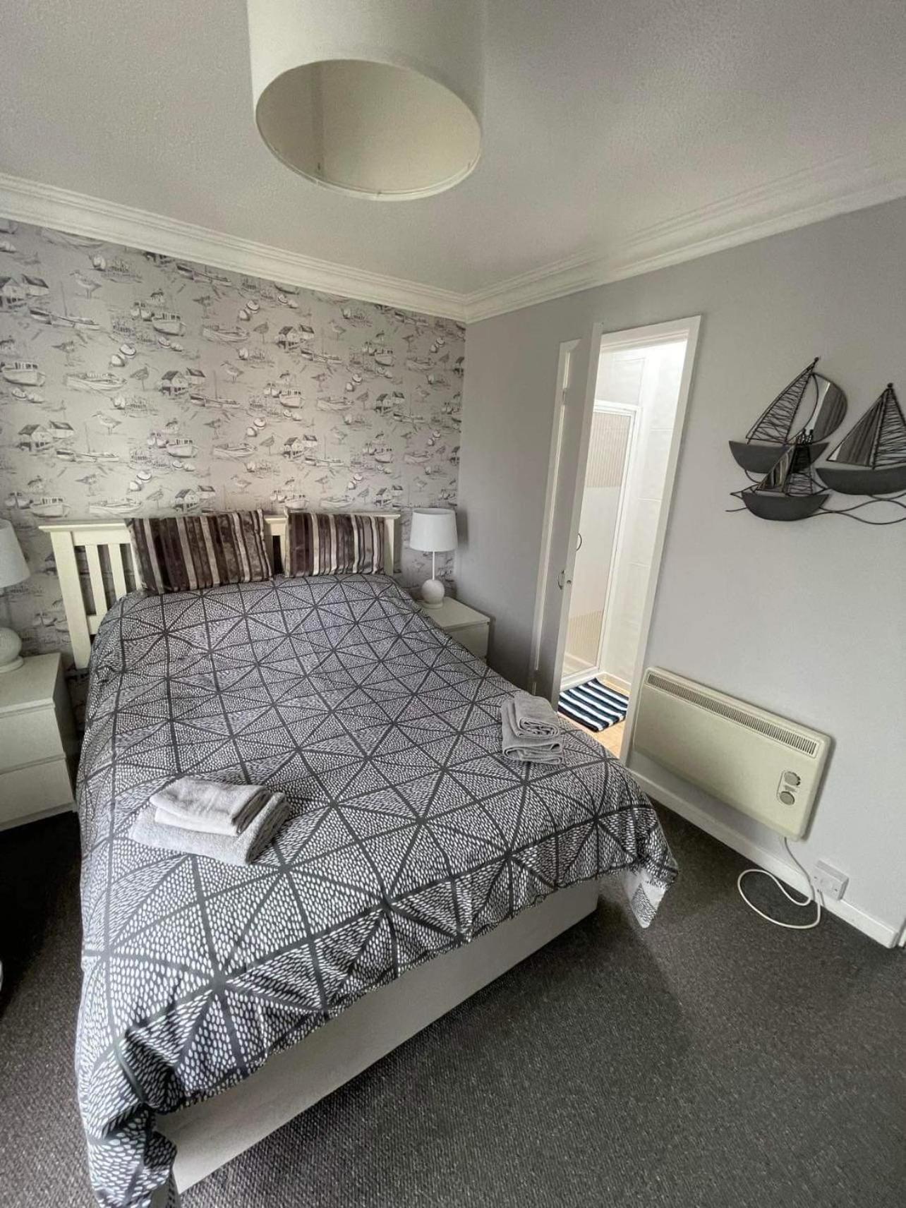 Villa Sea View 3-Bed Heated Pool Eat Bar Kids Park Lowestoft Eksteriør billede