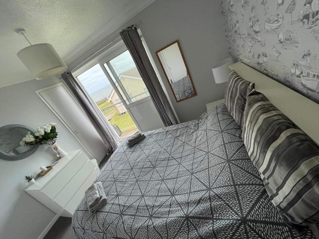 Villa Sea View 3-Bed Heated Pool Eat Bar Kids Park Lowestoft Eksteriør billede