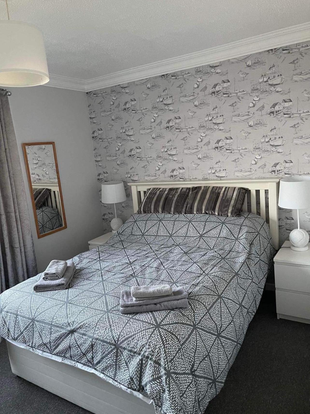 Villa Sea View 3-Bed Heated Pool Eat Bar Kids Park Lowestoft Eksteriør billede